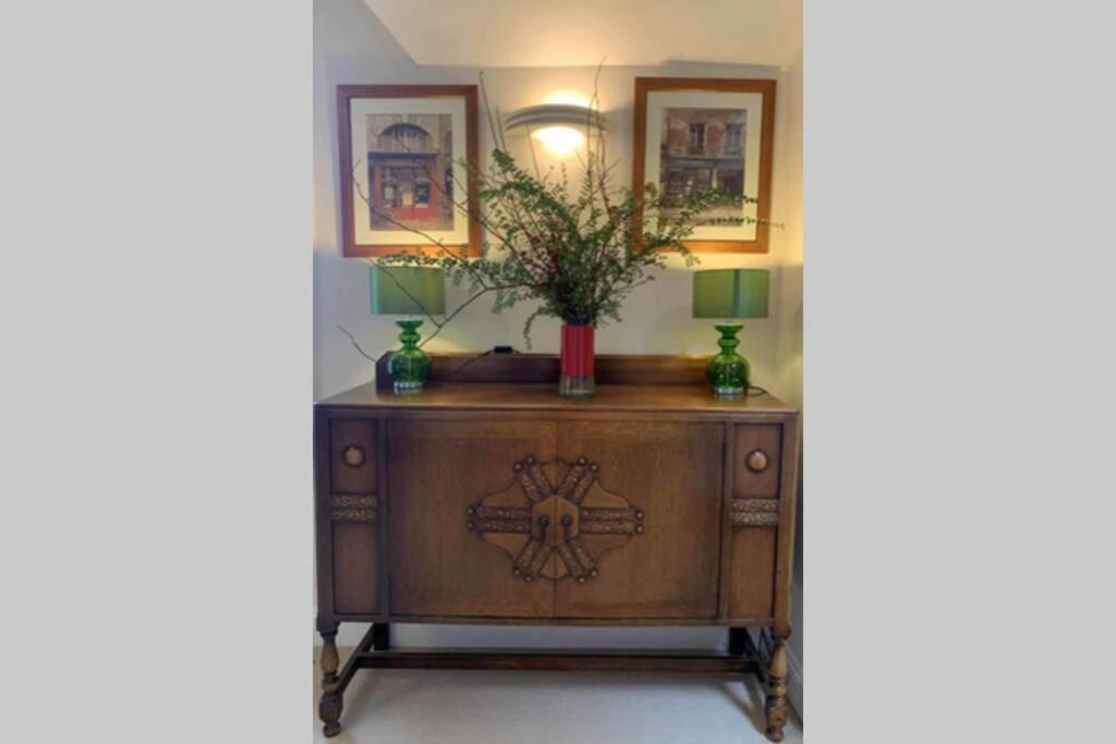 Spacious Town-Centre Apartment With Stunning Views Great Malvern Dış mekan fotoğraf