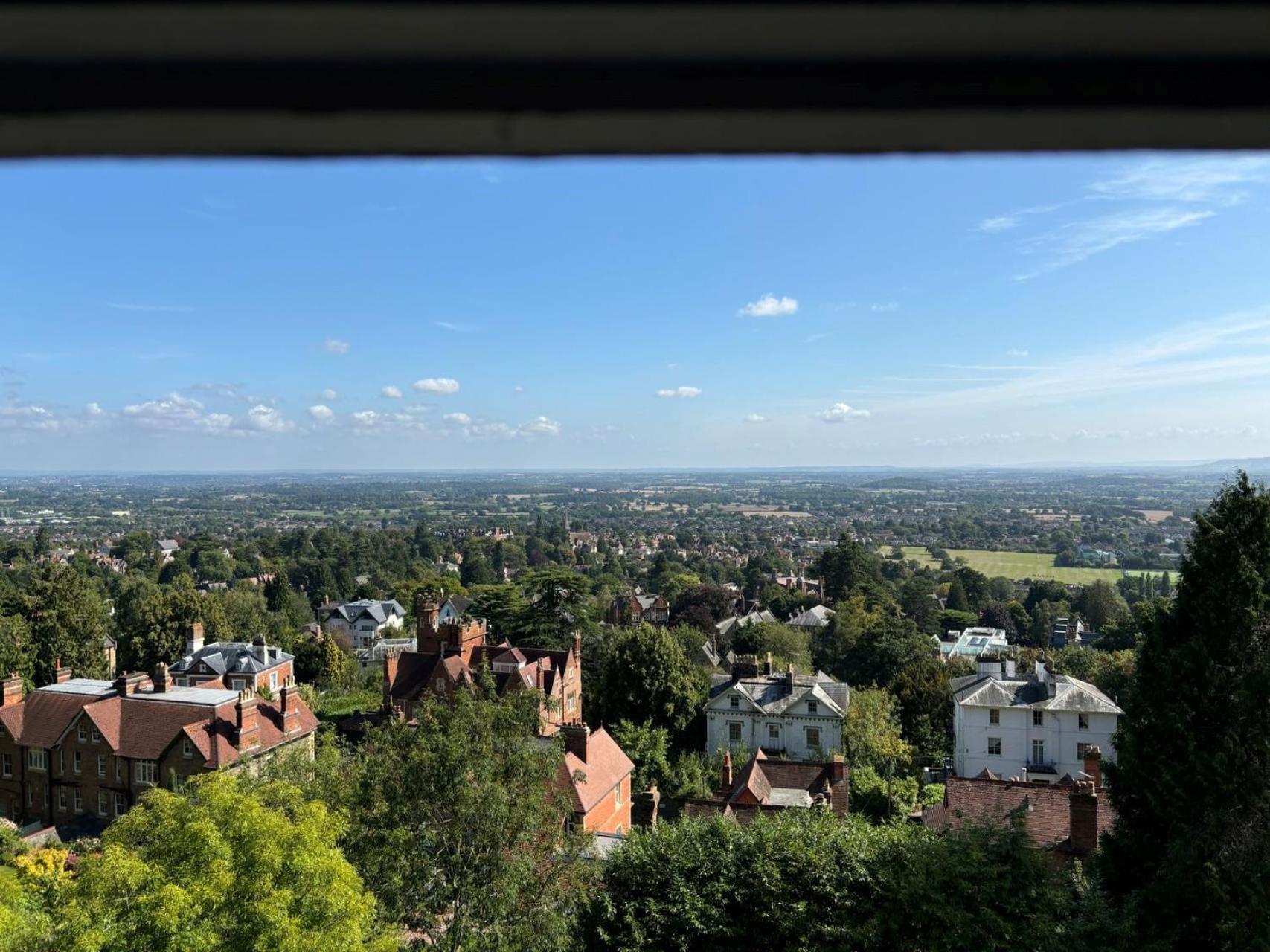Spacious Town-Centre Apartment With Stunning Views Great Malvern Dış mekan fotoğraf